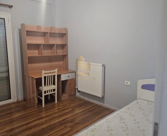 Tirane, jepet me qera Vile 3+1+Ballkon Kati 3, 122 m² 550 € (Rruga 3 Vellezrit Kondo)