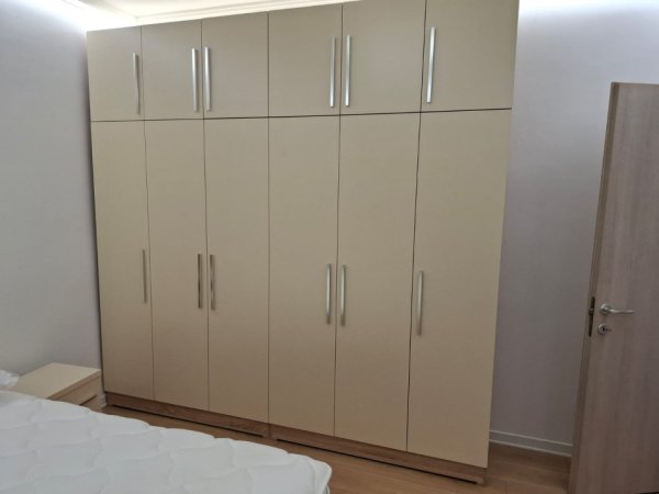 Tirane, jepet me qera apartament 1+1+Ballkon Kati 3, 60 m² 560 € (Rr.Ferit Xhajko/Dispanceria)