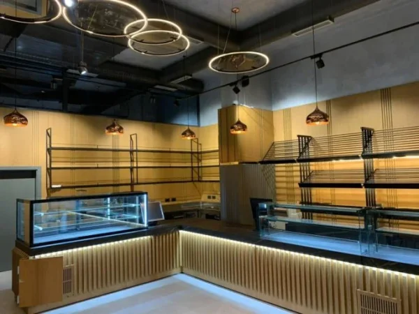 Tirane, jepet me qera ambjent biznesi Kati 0, 120 m² 2.200 € (Xhamlliku)