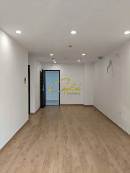 Tirane, jepet me qera dyqan Kati 0, 40 m² 1.600 € (MYSLYM SHYRI)