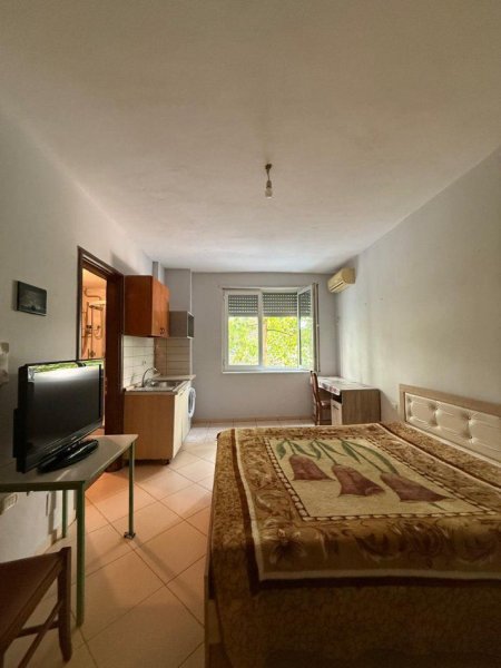 Tirane, jepet me qera apartament Kati 1, 30 m² 300 € (PAZARI I RI)