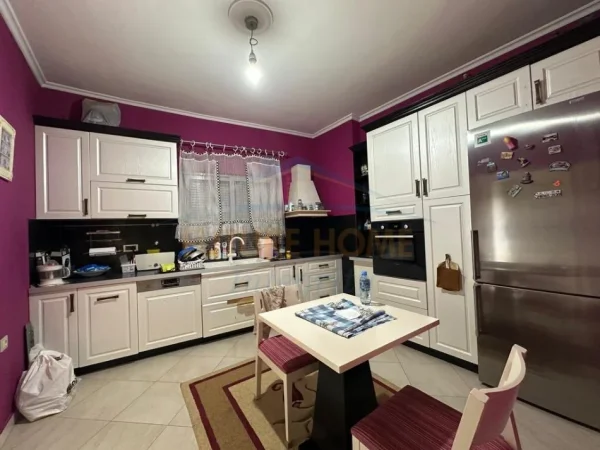 0683487469 Tirane, shitet apartament 2+1 Kati 2, 106 m² 135.000 € (Fresk , Prane Residences Lugano)