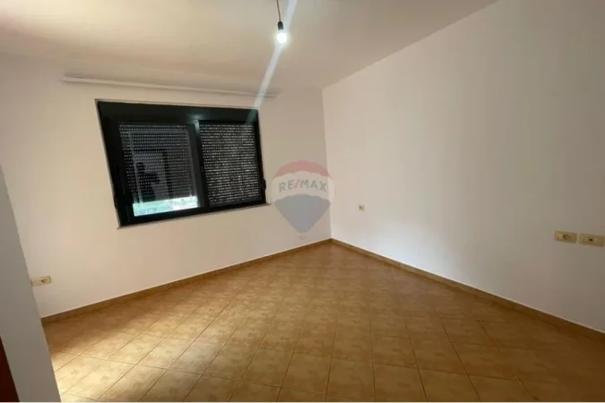 Tirane, jepet me qera apartament 2+1 , 100 m² 380 € (astir)