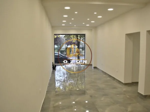 Tirane, shitet dyqan Kati 0, 70 m² 465.000 € (Stadiumi Dinamo)