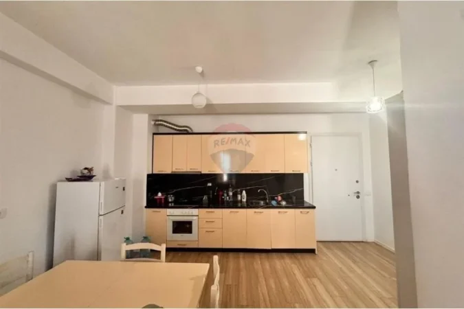 Tirane, jepet me qera 2+1 , 95 m² 500 € (Kompleksi Mangalem, Ali Demi, Tiranë)