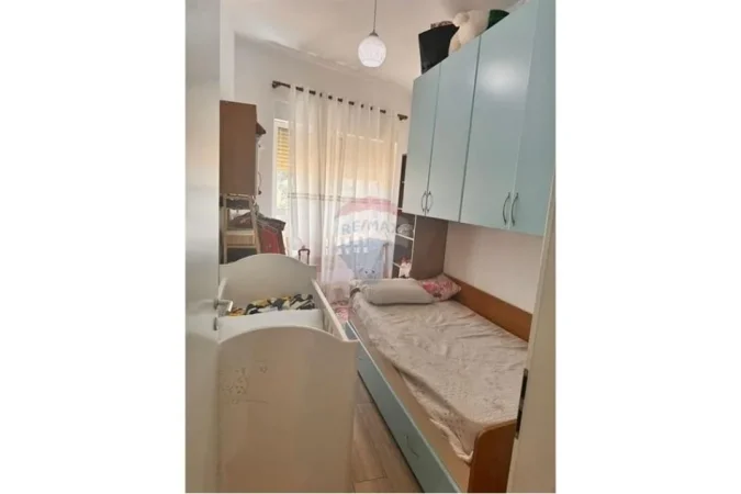 Tirane, jepet me qera 2+1 , 95 m² 500 € (Kompleksi Mangalem, Ali Demi, Tiranë)