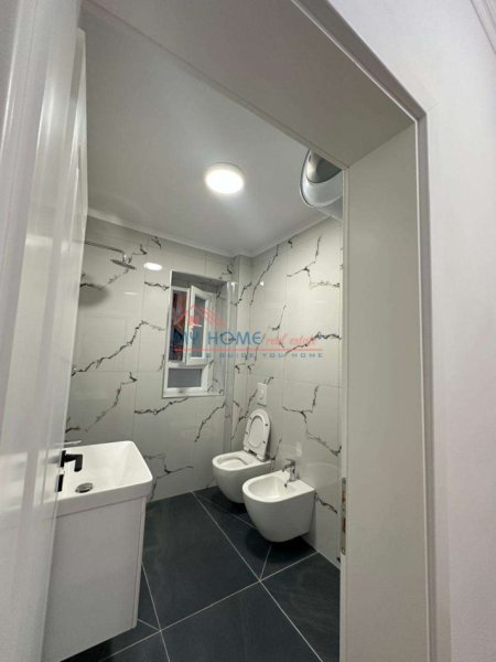 Tirane, shitet apartament 1+1+Ballkon Kati 3, 55 m² 153.000 € (Bulevardi Zogu i Pare)