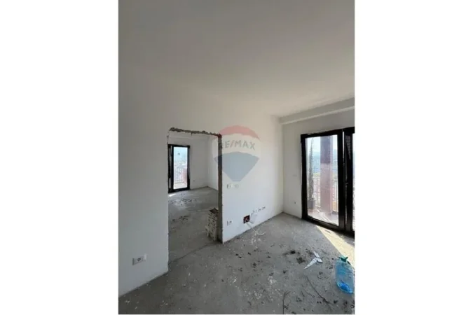 Tirane, jepet me qera zyre , 159 m² 1.500 € 