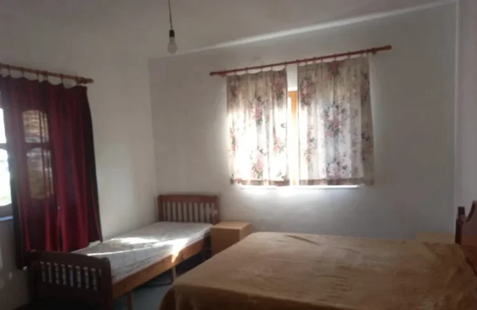 Tirane, jap me qera apartament 3+1+Ballkon Kati 2, 120 m² 500 € (Rruga Bajram Allaraj)