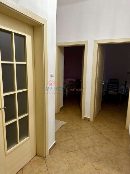 Tirane, shitet apartament 1+1+Ballkon Kati 2, 70 m² 185.000 € (Rruga e Durresit)