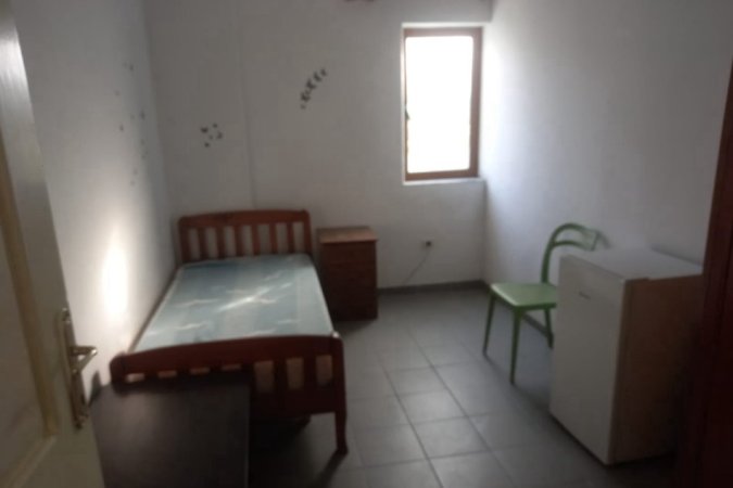 Tirane, jap me qera apartament 3+1+Ballkon Kati 2, 120 m² 500 € (Rrruga Bajram Allaraj)
