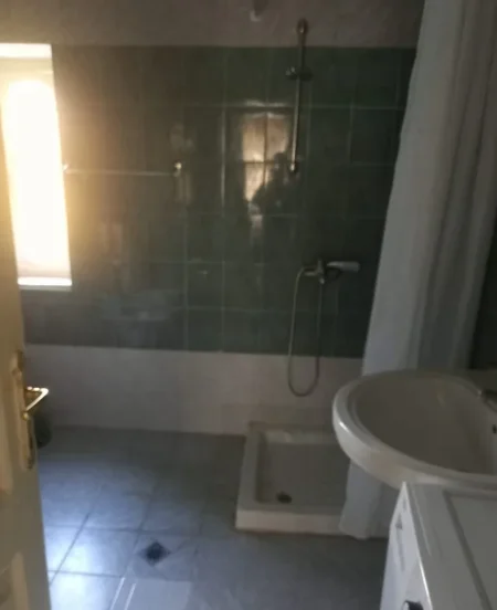 Tirane, jap me qera apartament 3+1+Ballkon Kati 2, 120 m² 500 € (Rrruga Bajram Allaraj)