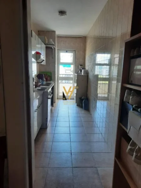 Tirane, jepet me qera apartament 2+1+Ballkon Kati 9, 95 m² 500 € (RRUGA DRITAN HOXHA)