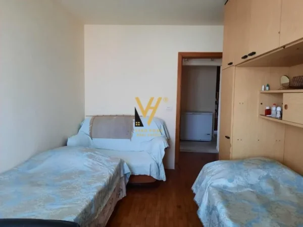 Tirane, jepet me qera apartament 2+1+Ballkon Kati 9, 95 m² 500 € (RRUGA DRITAN HOXHA)