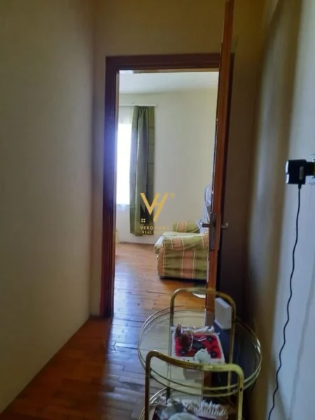 Tirane, jepet me qera apartament 2+1+Ballkon Kati 9, 95 m² 500 € (RRUGA DRITAN HOXHA)