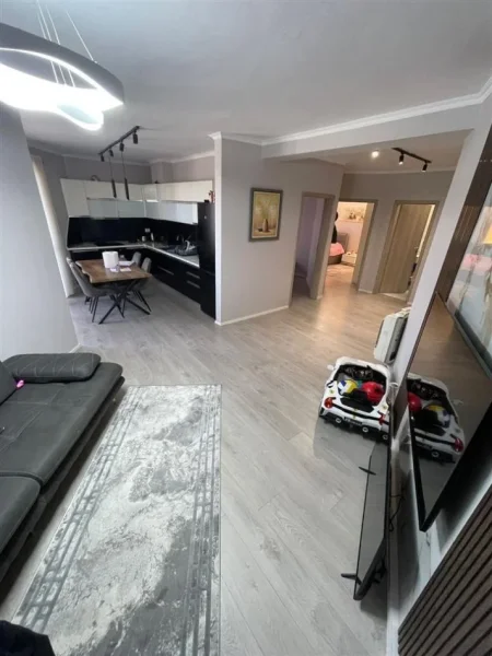 Tirane, shitet apartament 3+1 Kati 4, 110 m² 140.000 € (ASTIR)