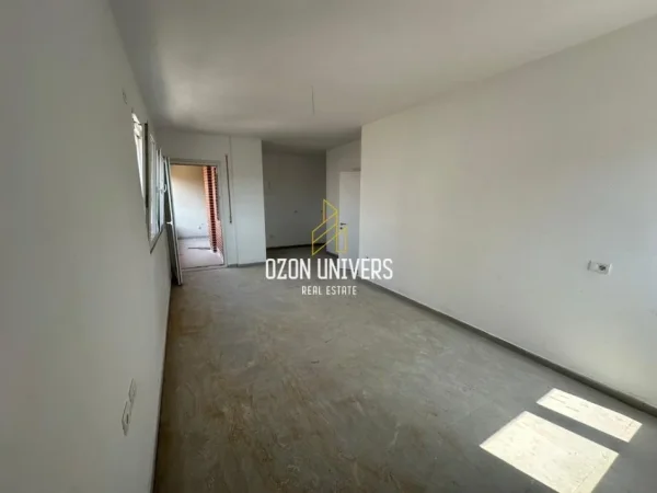 Apartament 2+1 në shitje tek Pazari i Ri!