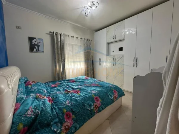 Tirane, shitet apartament 2+1+Ballkon Kati 2, 106 m² 135.000 € (Fresk)