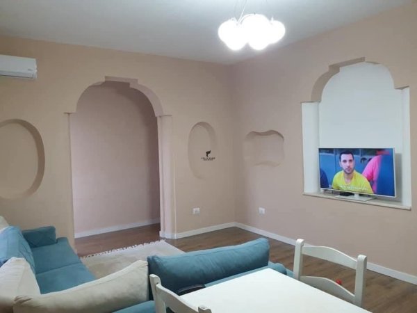 Tirane, jepet me qera apartament 1+1 Kati 3, 70 m² 480 € (PRANE GJIMNAZIT BESNIK SYKJA)