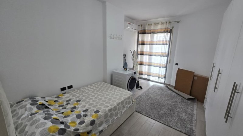 Tirane, jepet me qera apartament 2+1+Ballkon Kati 3, 105 m² 1.150 € (Rruga e Kosovareve)