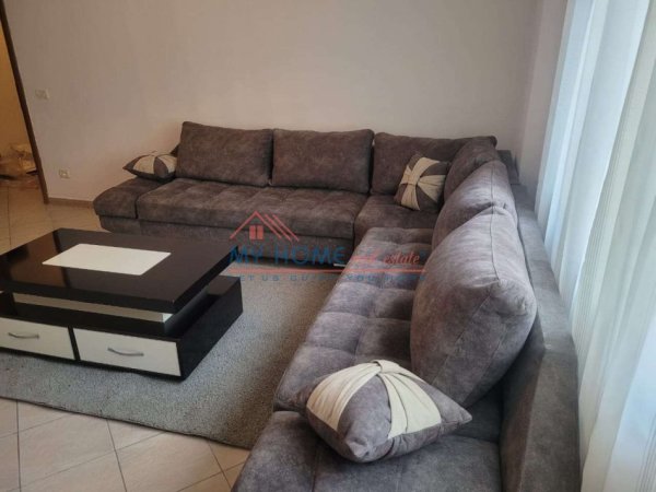 Tirane, jepet me qera apartament 1+1 Kati 6, 76 m² 550 € (Stacioni i Trenit)
