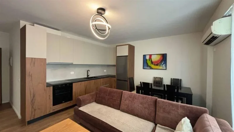 Tirane, jap me qera apartament 2+1+Ballkon , 100 m² (5 Maji, afer Big Market)