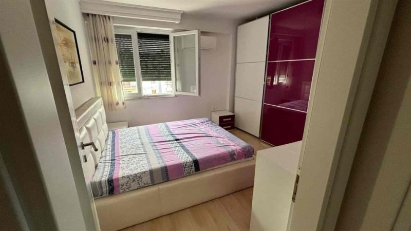 Tirane, jap me qera apartament 2+1+Ballkon , 100 m² (5 Maji, afer Big Market)