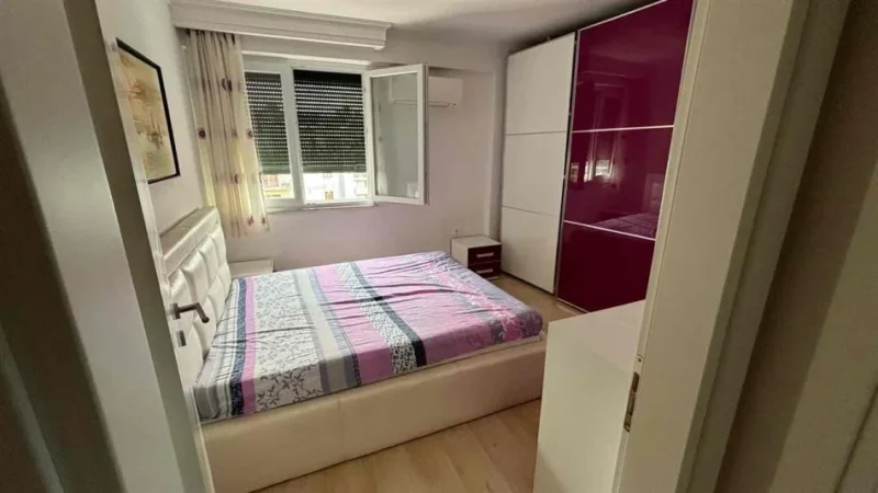 Tirane, jap me qera apartament 2+1+Ballkon , 100 m² (5 Maji, afer Big Market)
