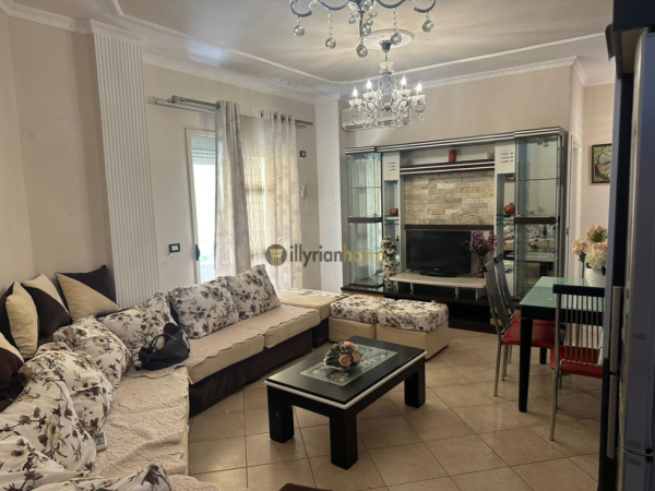 Tirane, jepet me qera apartament 3+1+Ballkon Kati 1, 99 m² 600 € 