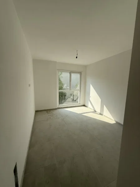 Tirane, shitet apartament 2+1+Ballkon Kati 2, 84 m² 94.000 € (Univers City Gati Per Banim Me Celesa Ne Dore)