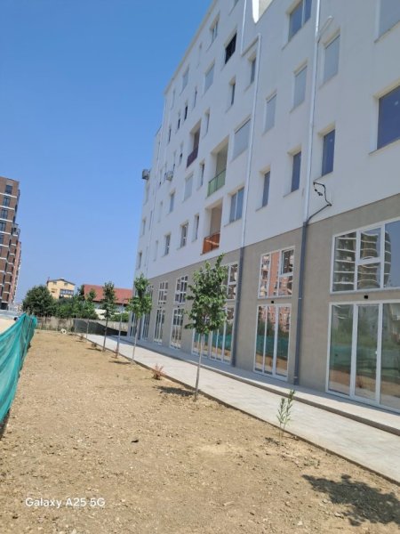 Tirane, jepet me qera apartament 1+1 Kati 2, 400 € 