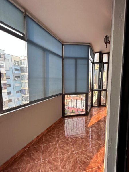 Tirane, jepet me qera apartament 2+1 Kati 10, 600 € 