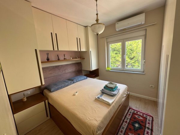 Tirane, jepet me qera apartament 2+1 Kati 4, 70 m² 700 € (Rruga e Durresit)