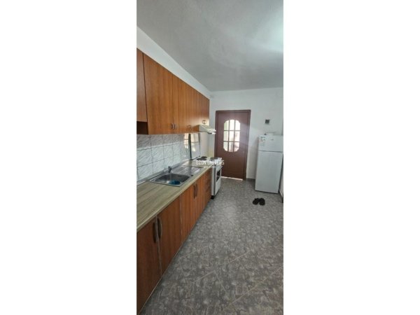 Tirane, jepet me qera apartament 1+1 Kati 1, 60 m² 500 € (Ish Parku i Autobusave)