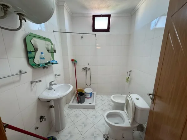 Tirane, shes apartament 2+1+Ballkon Kati 4, 96 m² 129.000 € (market Ana)