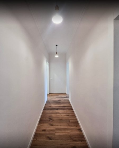 Tirane, jepet me qera apartament 2+1+Ballkon Kati 1, 105 m² 600 €