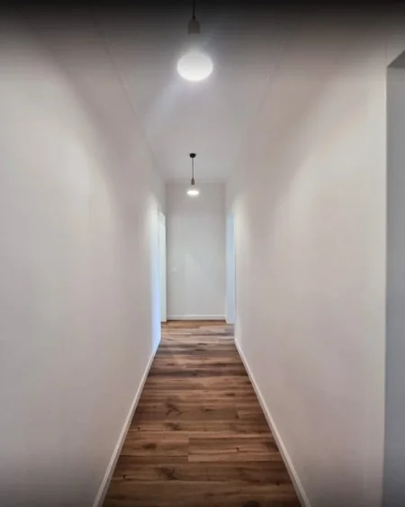 Tirane, jepet me qera apartament 2+1+Ballkon Kati 1, 105 m² 600 €