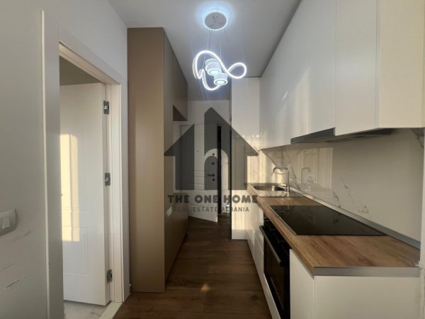 Tirane, jepet me qera apartament 1+1 Kati 9, 50 m² 500 € (sheshi willson)