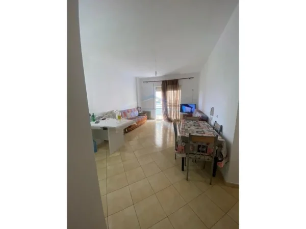 Durres, jepet me qera apartament 2+1 Kati 3, 100 m² 400 € (PLAZH ILIRIA)