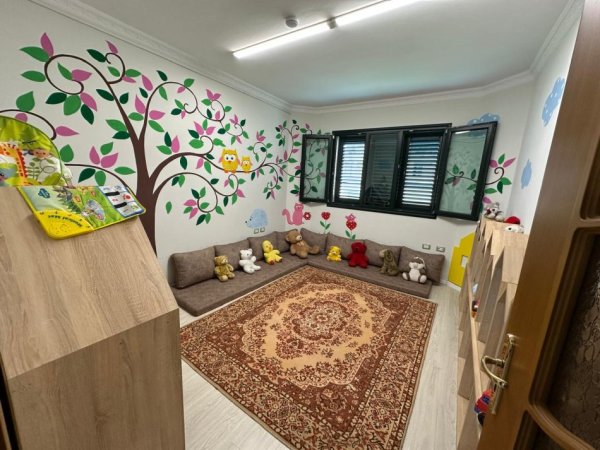 Tirane, jepet me qera ambjent biznesi Kati 2, 100 m² 1.200 € 