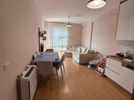 Tirane, shitet apartament 2+1+Ballkon Kati 8, 85 m² 118.000 € (QTU, Univers City)