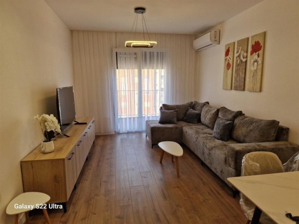 Tirane, jepet me qera apartament 1+1+Ballkon Kati 6, 70 m² 450 € (ASTIR)