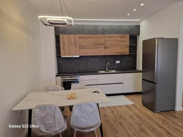 Tirane, jepet me qera apartament 1+1+Ballkon Kati 6, 70 m² 450 € (ASTIR)