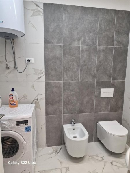 Tirane, jepet me qera apartament 1+1+Ballkon Kati 6, 70 m² 450 € (ASTIR)