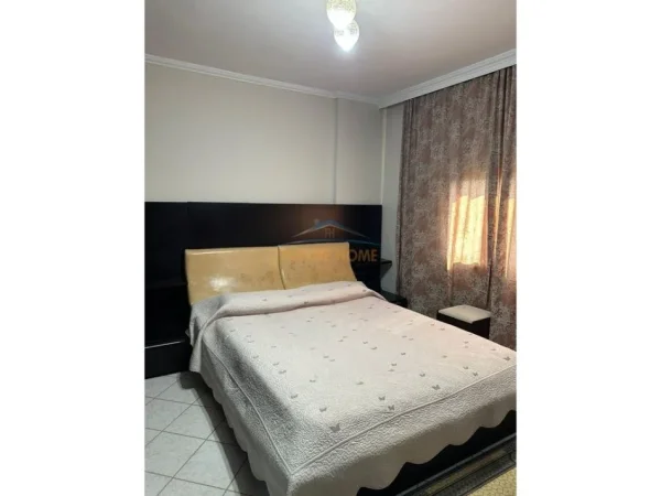 Tirane, shitet apartament 2+1+Ballkon Kati 8, 104 m² 200.000 € (Bulevardi Zhan Dark)