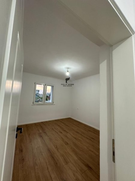 Tirane, shitet apartament 1+1 Kati 3, 55 m² 153.000 € (BULEVARDI ZOGU 1)