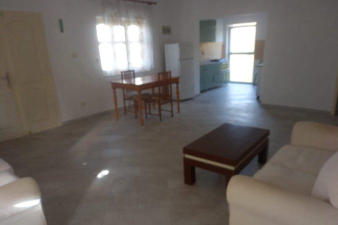 Tirane, jepet me qera apartament 3+1+Aneks+Ballkon Kati 2, 120 m² 500 € (qyteti studenti)