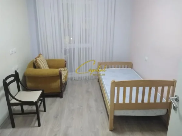 Tirane, jepet me qera apartament 2+1 Kati 2, 93 m² 600 € (21 DHJETORI)