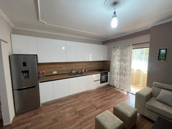 Tirane, jepet me qera apartament 2+1 Kati 2, 100 m² 600 € (Don Bosko)