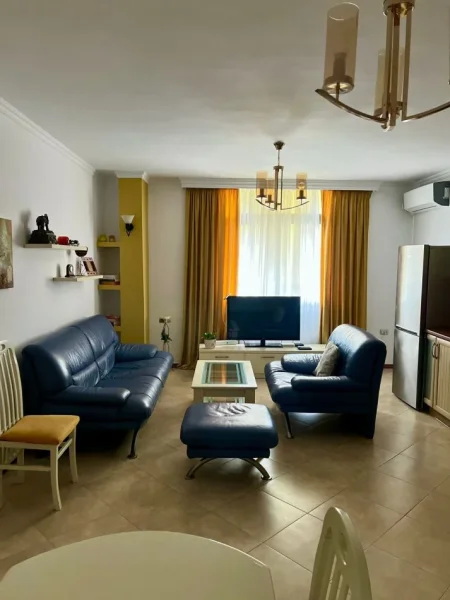 Tirane, jepet me qera apartament 2+1 Kati 8, 78 m² 750 € (Qender, Tirane)